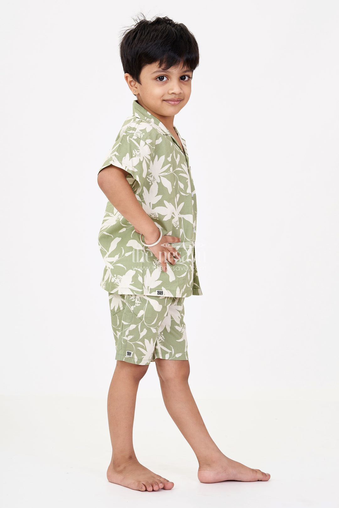 The Nesavu Boys Casual Set Boys Green Two Piece Casual Dress with Digital Floral Print and Elasticated Waistband for Comfort Nesavu 20 (3Y) / Green BCS222A-20 Nesavu Boys Green Floral Print Cotton Two Piece Casual Outfit Matching Shirt Shorts