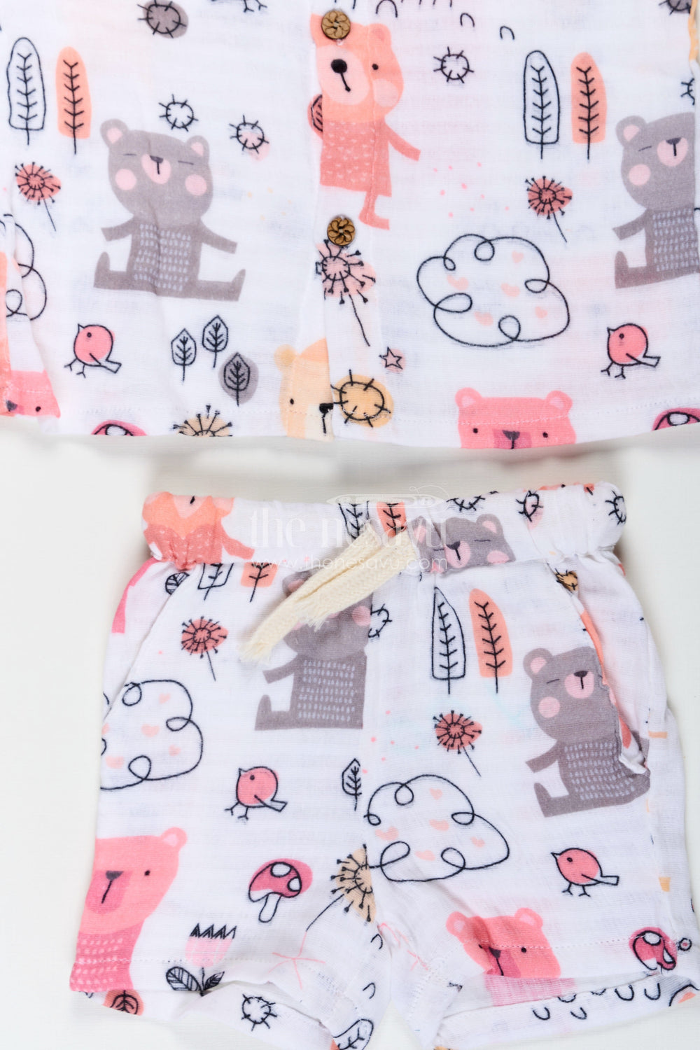 The Nesavu Boys Casual Set Boys White Short Sleeve Casual Shirt Set with Bear and Nature Print in Lightweight Muslin for Playful Outfits Nesavu Nesavu Boys White Short Sleeve Casual Shirt Set with Bear Print and Soft Muslin Fabric for Comfortable Outings
