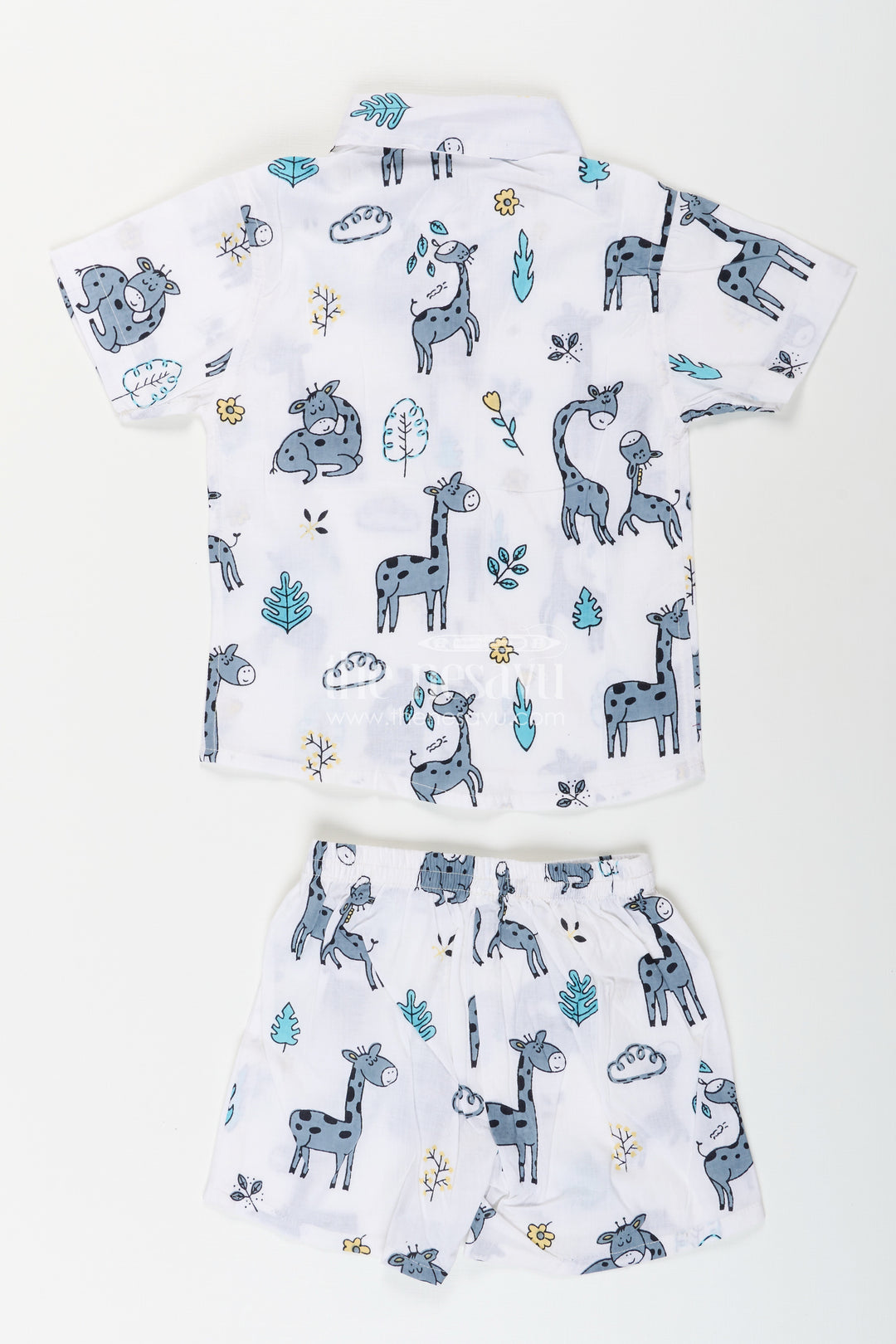 Boys cotton set with giraffe and jungle animal print