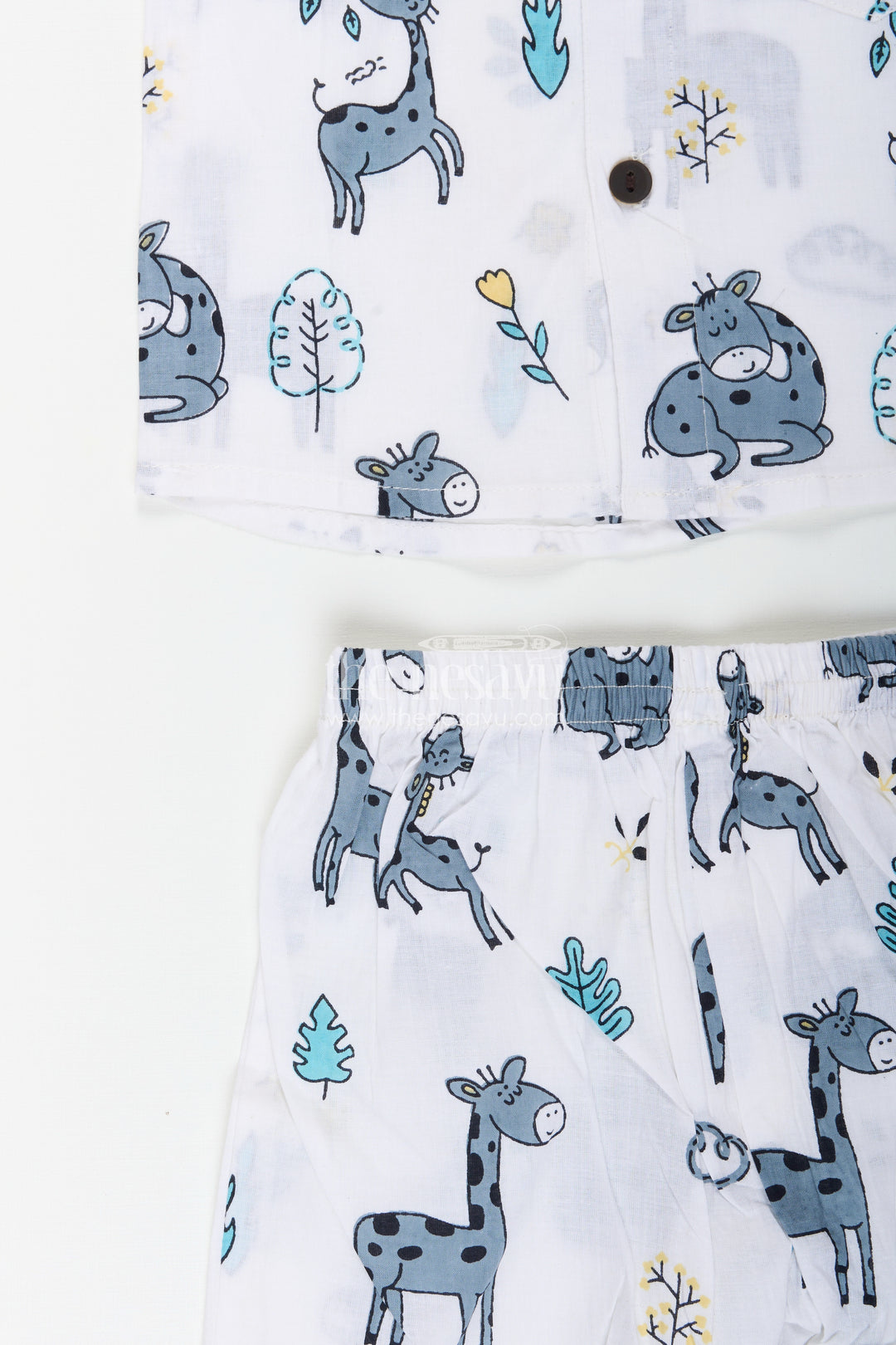 Boys cotton set with giraffe and jungle animal print