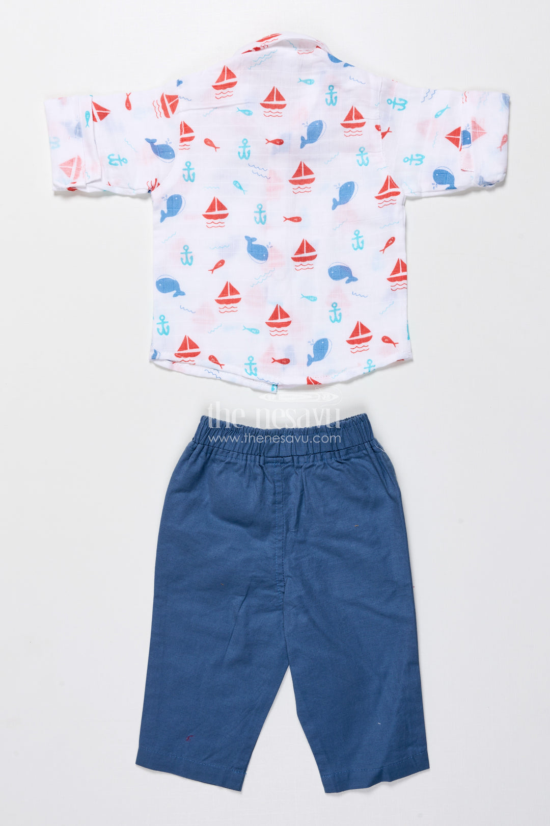 Boys cotton outfit set with nautical print for travel and play