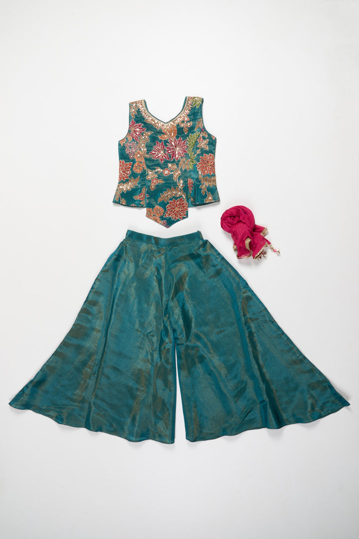 திருமணங்களுக்கான டிஜிட்டல் பிரிண்ட் மற்றும் எம்பிராய்டரி கொண்ட பெண்கள் பண்டிகை பிளாஸ்ஸோ செட்