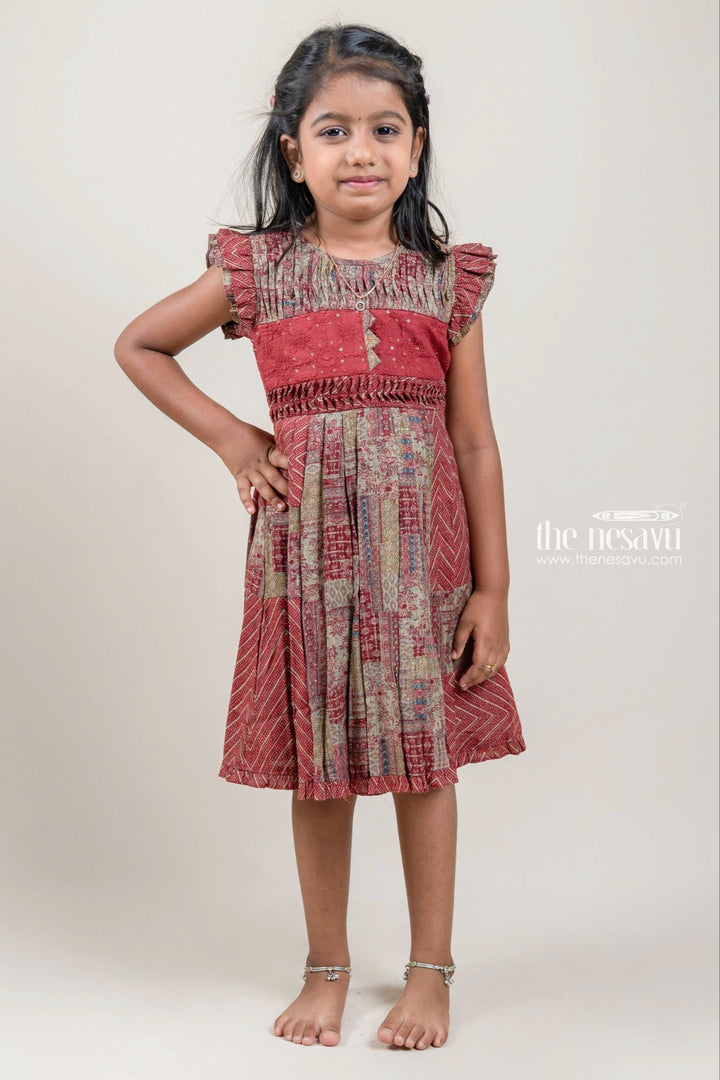The Nesavu Girls Cotton Frock Attractive Orangered Floral And Zig-Zag Printed Casual Cotton Frock For Girls Nesavu 22 (4Y) / Red / Cotton GFC1032B-22 Cute Cotton Dress For Girls | Floral Printed Cotton Frock | The Nesavu