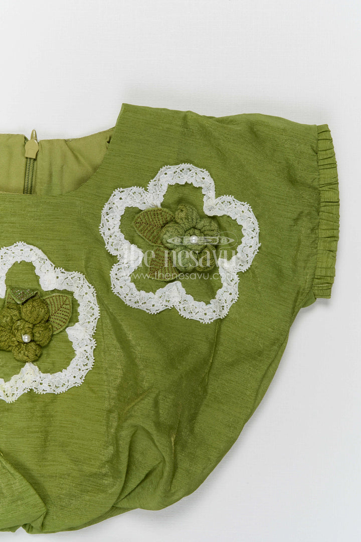 The Nesavu Baby Casual Sets Baby Girl Casual Outfit Set for Playdates and Everyday Outings Nesavu Nesavu baby girl cotton casual outfit set with thread embroidery for playdates and daily wear