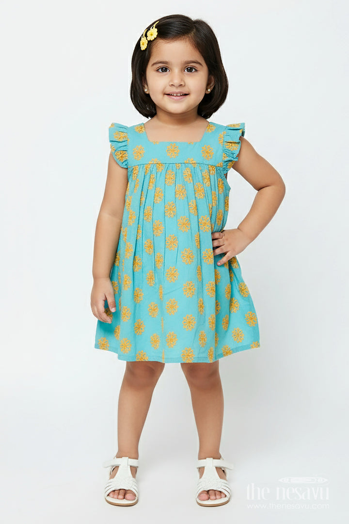 The Nesavu Girls Cotton Frock Baby Girl Cotton Frock with Embroidery for Playdates and Everyday Comfort Nesavu 12 (3M) / Green GFC1922A-12 Nesavu baby girl cotton frock floral thread embroidery casual playdates summer outings