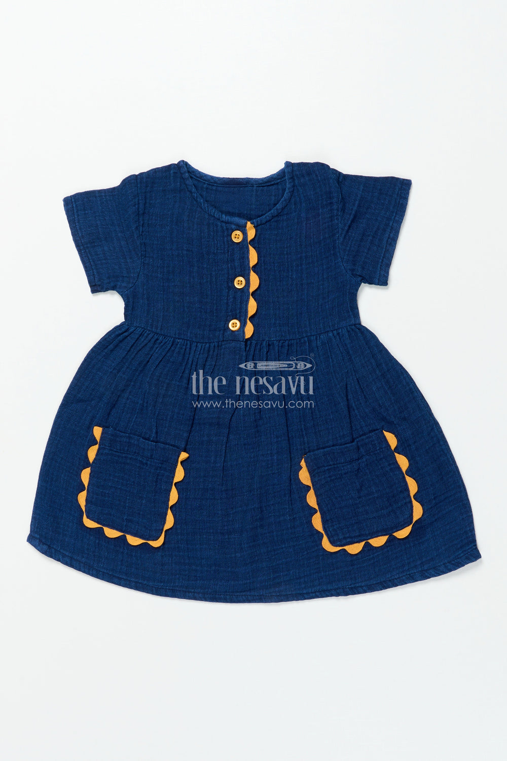 The Nesavu Girls Cotton Frock Baby Girl Cotton Frock with Pockets for Everyday Wear and Daycare Nesavu 12 (3M) / Blue GFC1928A-12 Nesavu baby girl cotton frock scallop-trim pockets playdates daycare comfort