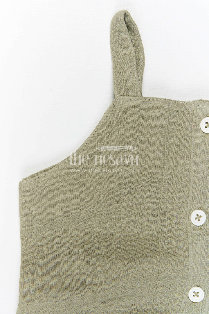 The Nesavu Baby Casual Sets Baby Girl Cotton Outfit Set for Daily Wear and Playtime Nesavu Nesavu Baby Girl Muslin Cotton Casual Outfit Set With Sleeveless Top And Printed Pants For Daily Comfort