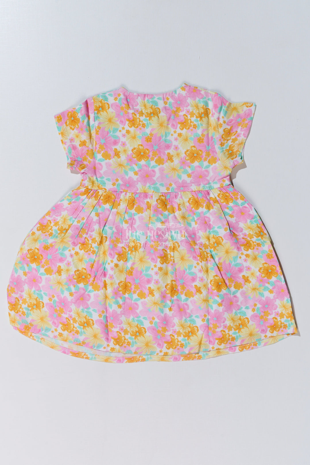 The Nesavu Baby Cotton Frocks Baby Girls Flower Print Frock with Button-Down Front and Side Pockets for a Cute Everyday Look Nesavu Nesavu Baby Girls Flower Print Frock Button-Down Front Pockets a Cute Look
