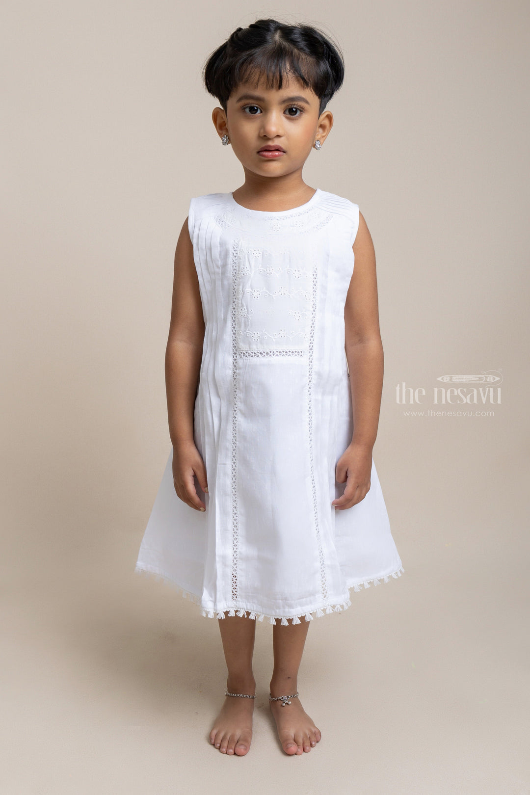 The Nesavu Girls Cotton Frock Beautiful White Floral Designed Sleeveless Cotton Frock for Girls Nesavu 22 (4Y) / White / Cotton GFC1024A Attractive Girls Cotton Frock | Trendy Cotton Frock | The Nesavu