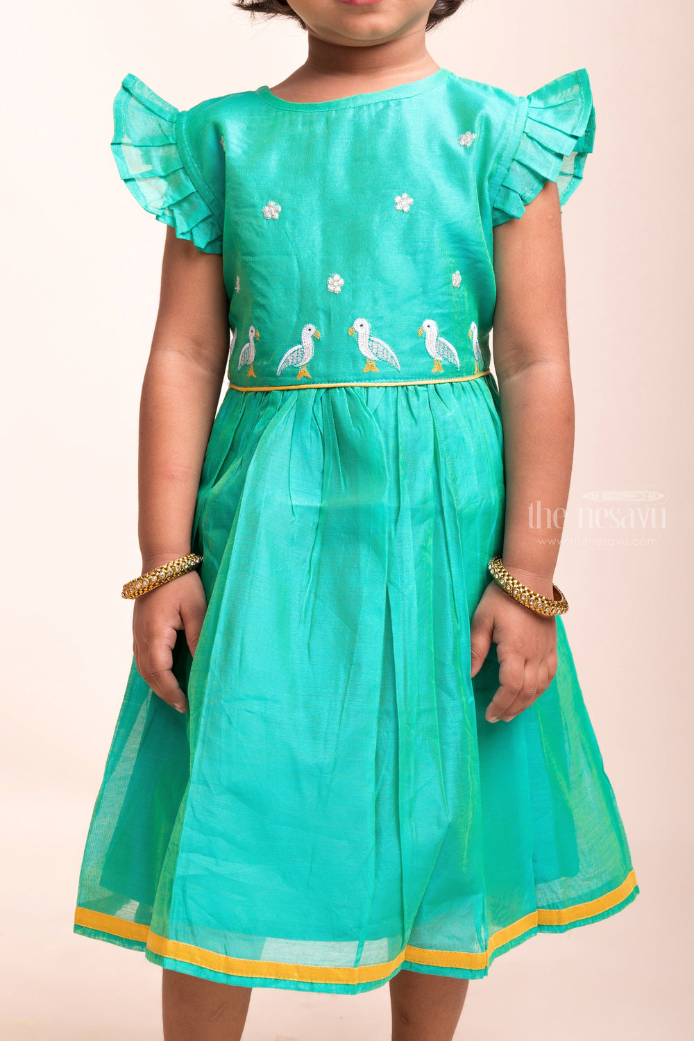 The Nesavu Girls Fancy Frock Bird Thread Embroidery Green Cotton Frock With Lace Border Nesavu Fresh Model Frocks Designs | Cotton Frock | The Nesavu