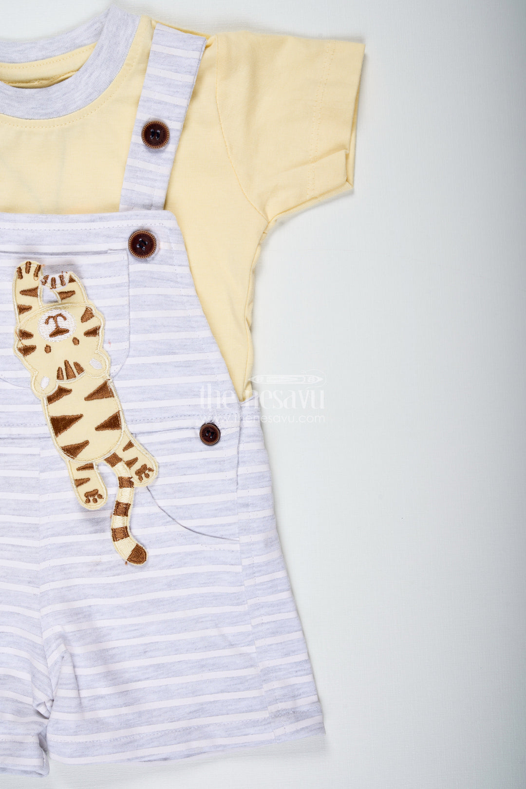 The Nesavu Boys Casual Set Boys Cotton Yellow Dress Outfit Casual with Giraffe Patch and Striped Dungaree for Sunny Day Comfort Nesavu Nesavu Boys Yellow Dress Outfit Casual Set Giraffe Patch Striped Cotton Dungaree Everyday Fun
