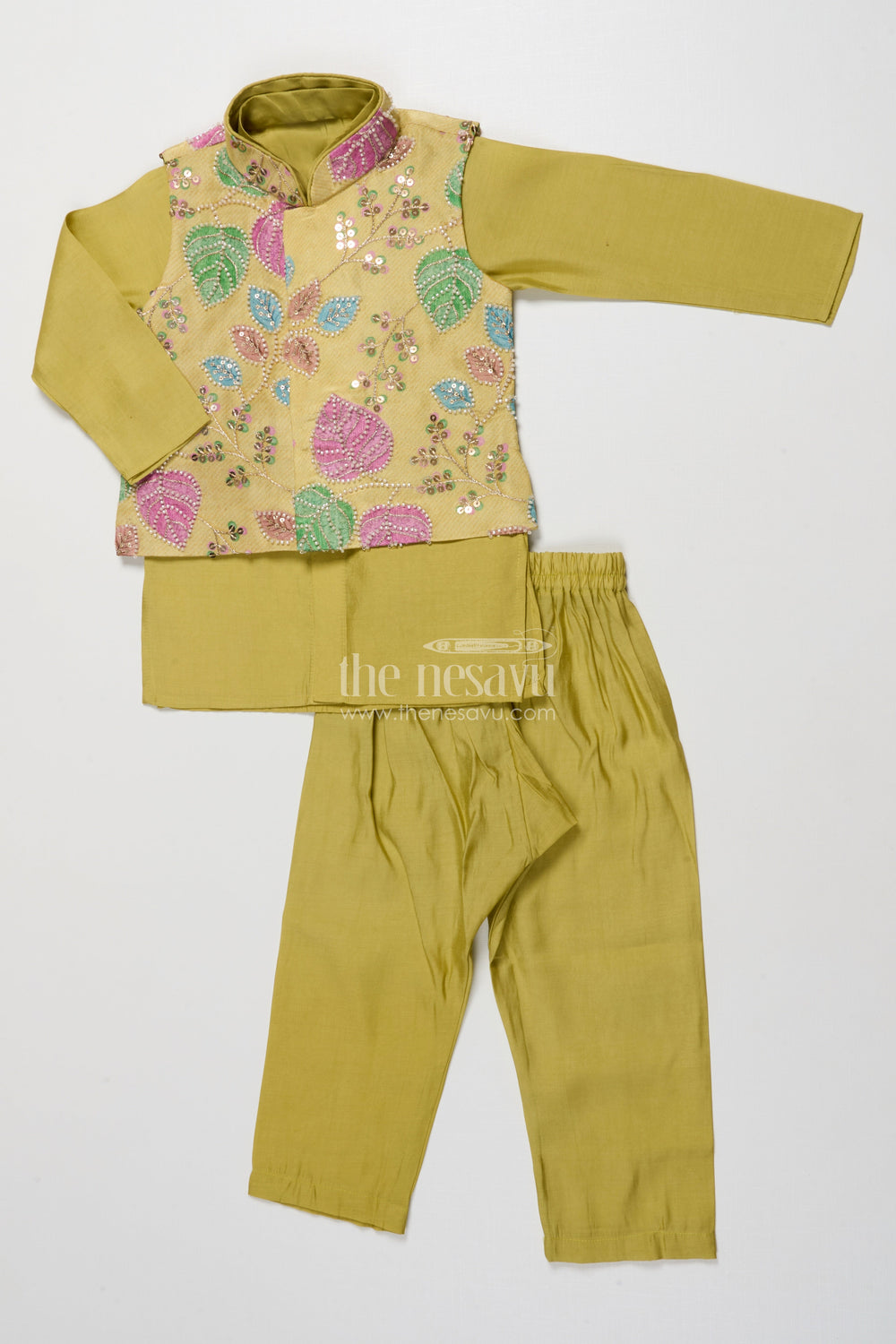 The Nesavu Boys Jacket Sets Boys Ethnic Jacket Kurta Set for Weddings and Festive Events Nesavu 16 (1Y) / Green BES848A-16 Nesavu boys ethnic silk blend jacket kurta set embroidery perfect weddings traditional occasions