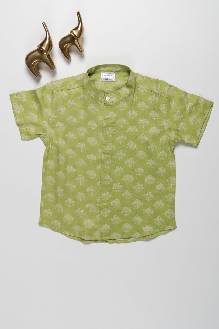 The Nesavu Boys Cotton Shirt Boys Green Cotton Shirt with Elegant Tree Print – Traditional and Casual Wear Nesavu 30 (8Y) / Green / Cotton BS153B-30 Boys Green Cotton Shirt with Elegant Tree Print | Traditional and Casual Wear | The Nesavu