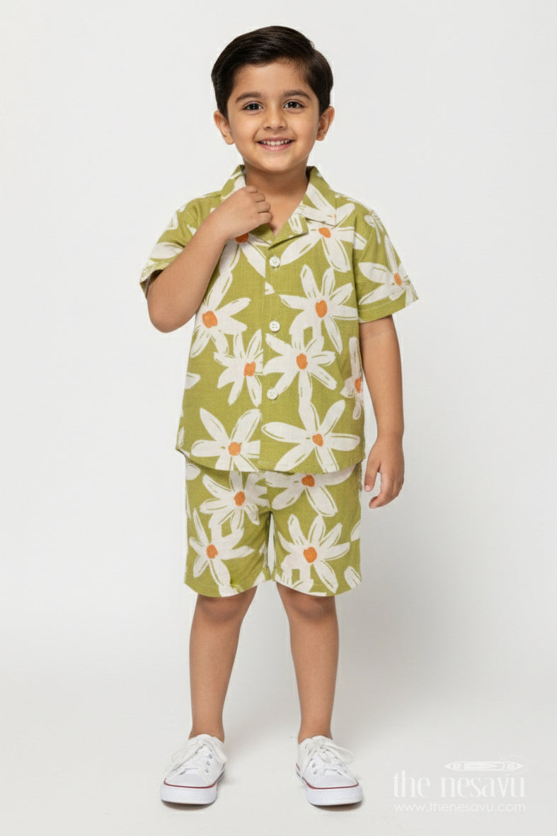 The Nesavu Boys Casual Set Boys Green Floral Cotton Set for Playful Summer Days Nesavu 12 (3M) / Green BCS542B-12 Nesavu boys floral cotton shirt and shorts set in green – ideal for summer play