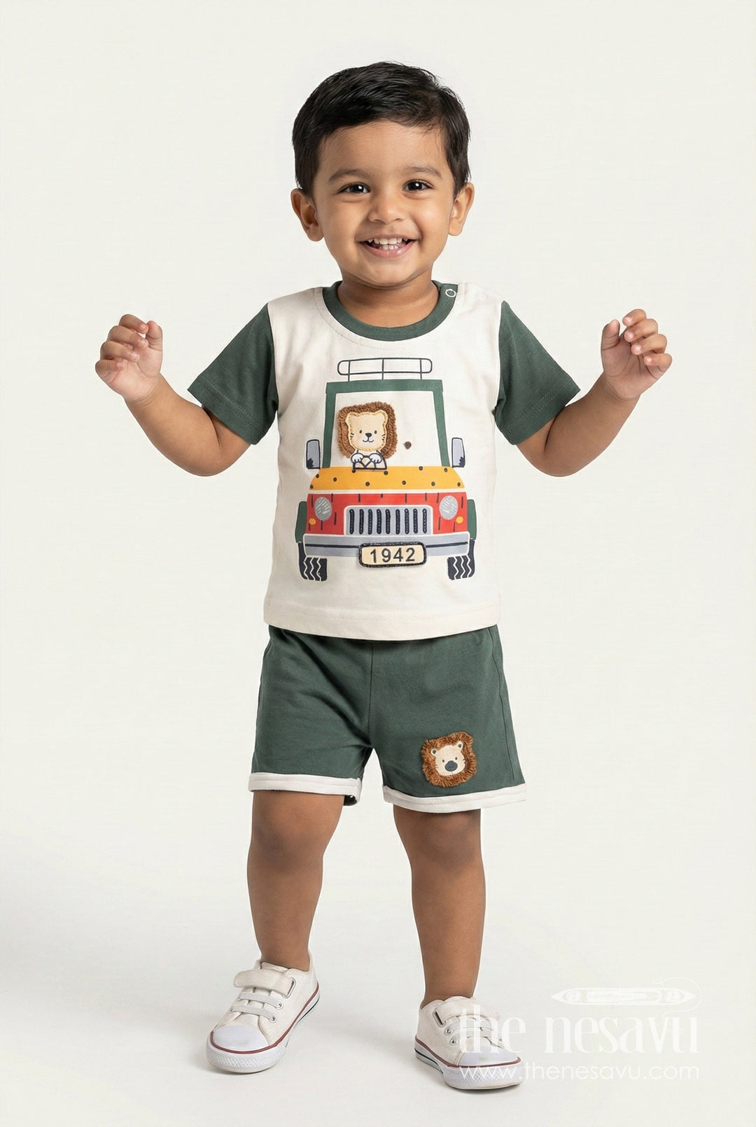 The Nesavu Boys Casual Set Boys Newborn Green Cotton Dress Set with Robot Print Tee and Dark Shorts for Comfortable Daily Wear Nesavu 14 (6M) / Green BCS283A-14 Nesavu Boys Newborn Green Cotton Dress Set Robot Printed Tee Dark Shorts Casual Wear