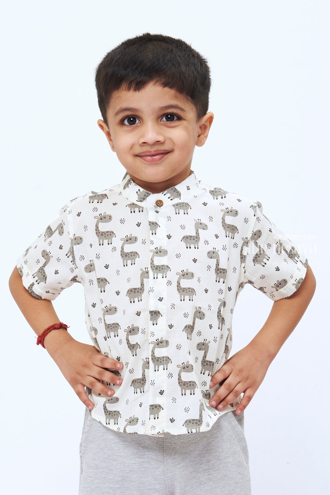 The Nesavu Boys Cotton Shirt Boys SafariInspired Giraffe Print Cotton Shirt  Comfort Fit & Stylish Nesavu 14 (6M) / White / Cotton BS126A-14 Stylish Boys Giraffe Printed Cotton Shirt | Kid Friendly Design Premium Comfort | The Nesavu