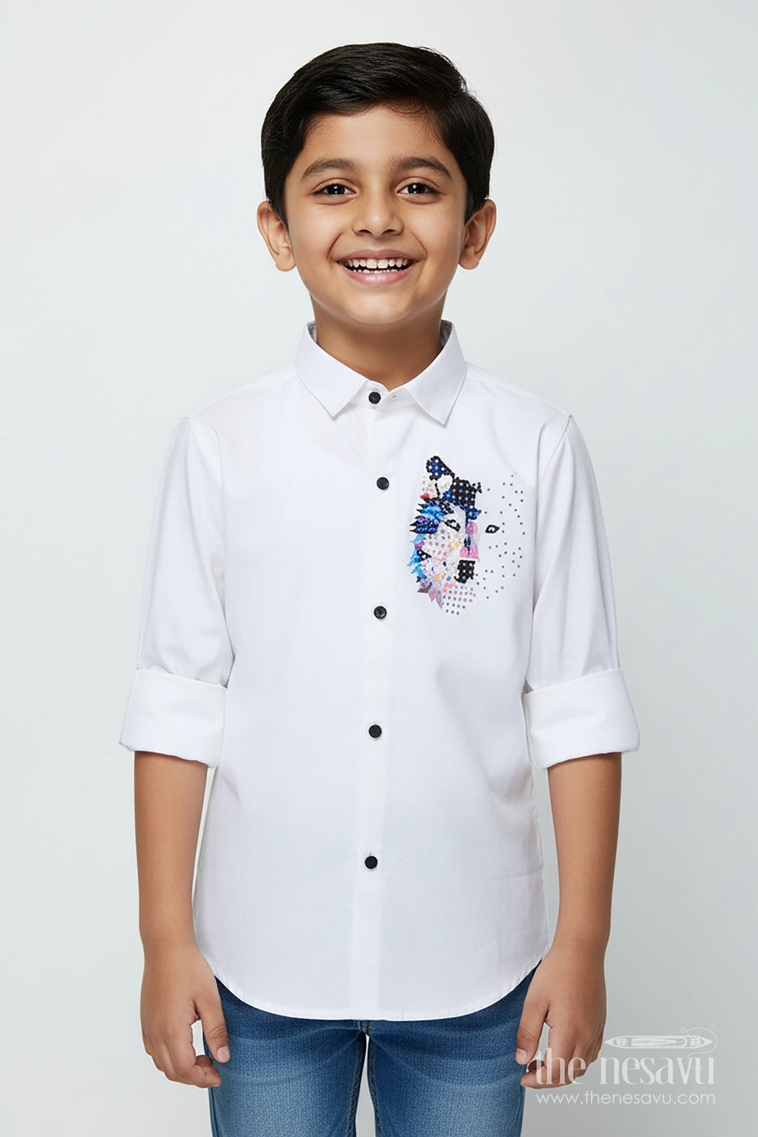 The Nesavu Boys Cotton Shirt Boys White Cotton Shirt with Multicolor Wolf Face Print Trendy Smart Casual Nesavu 26 (6Y) / Half white BS352A-26 Boys white shirt multicolor wolf print cotton blend smart casual shirt