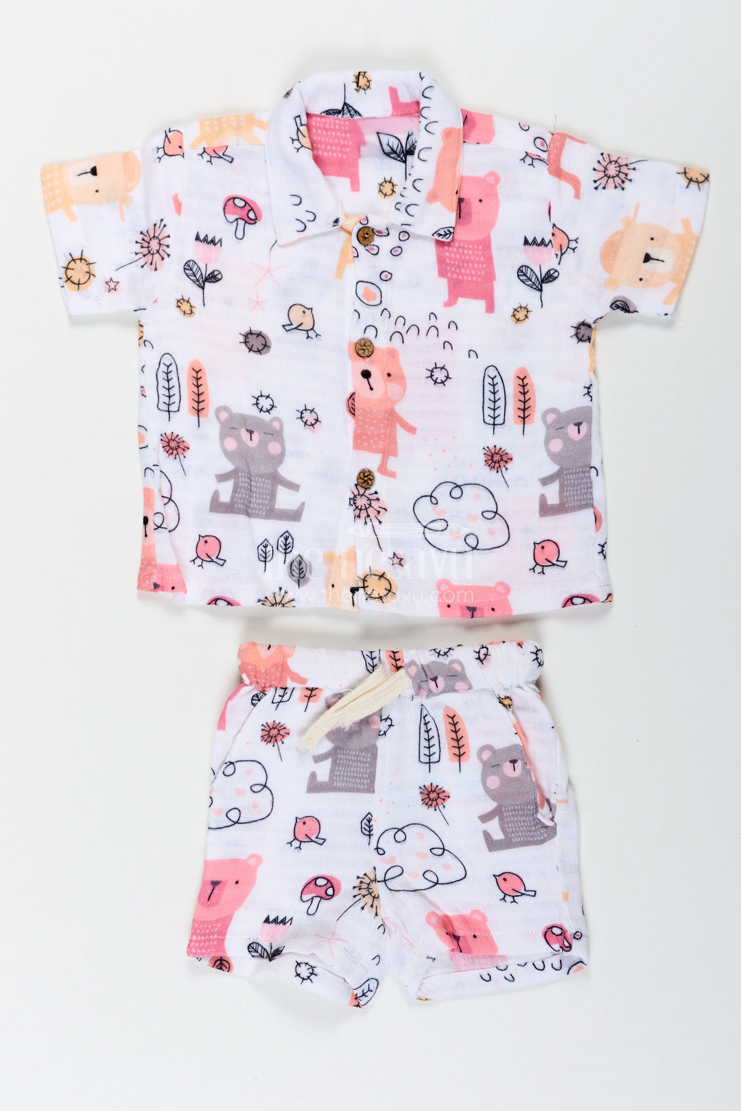 The Nesavu Boys Casual Set Boys White Short Sleeve Casual Shirt Set with Bear and Nature Print in Lightweight Muslin for Playful Outfits Nesavu 14 (6M) / White BCS239A-14 Nesavu Boys White Short Sleeve Casual Shirt Set with Bear Print and Soft Muslin Fabric for Comfortable Outings