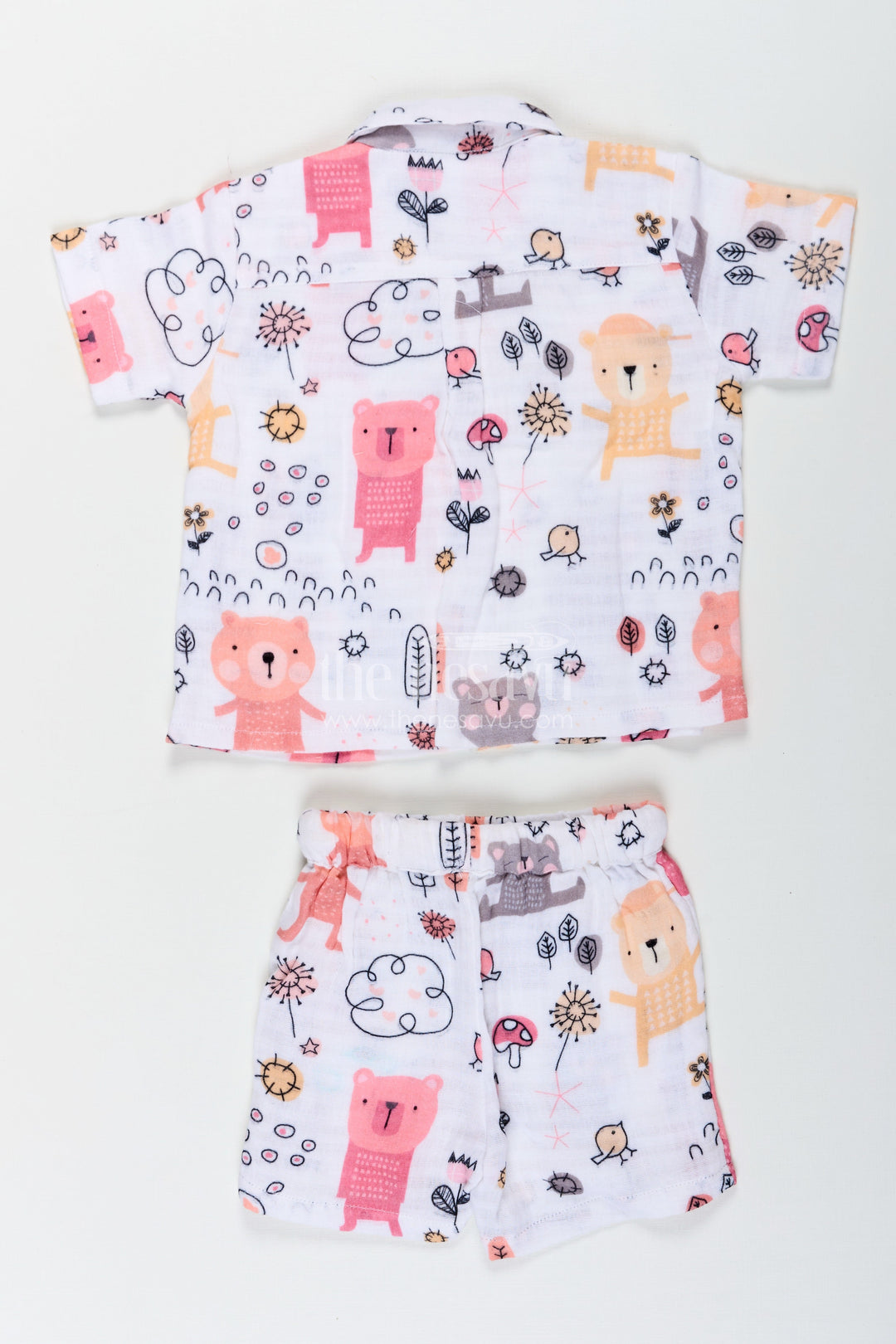 The Nesavu Boys Casual Set Boys White Short Sleeve Casual Shirt Set with Bear and Nature Print in Lightweight Muslin for Playful Outfits Nesavu Nesavu Boys White Short Sleeve Casual Shirt Set with Bear Print and Soft Muslin Fabric for Comfortable Outings