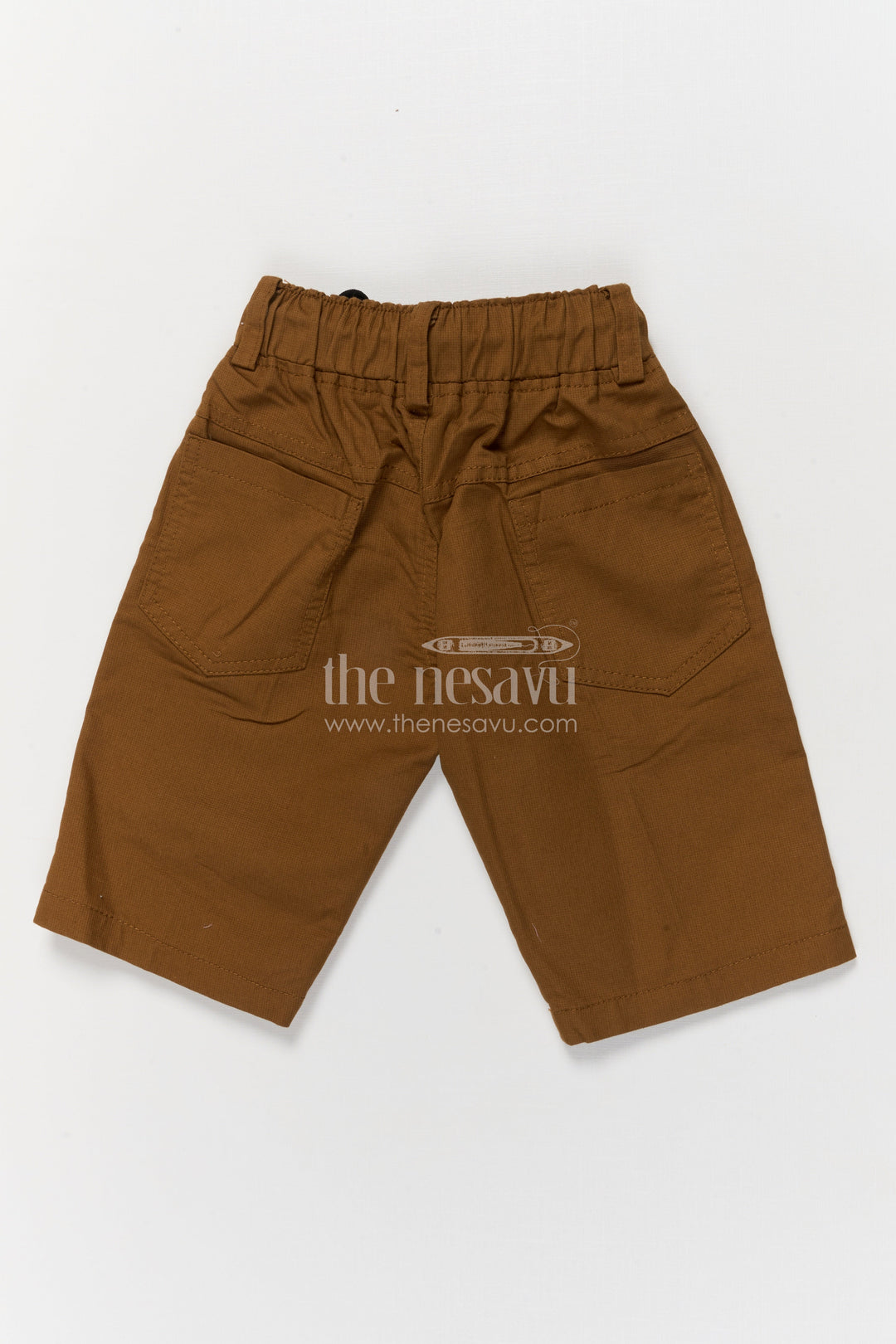 The Nesavu Boys Shorts Casual Boys Cotton Shorts with Sporty Badge and Drawstring Waist Nesavu Boys cotton shorts with checkered flag graphic and sporty print