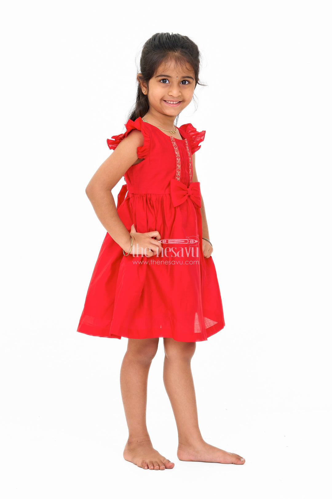 The Nesavu Girls Fancy Frock Charming Red Girls Georgette Dress with Elegant Bow and Pleated Sleeves Nesavu Nesavu Stunning Red Girls Georgette Dress Bow Pleated Sleeves Christmas
