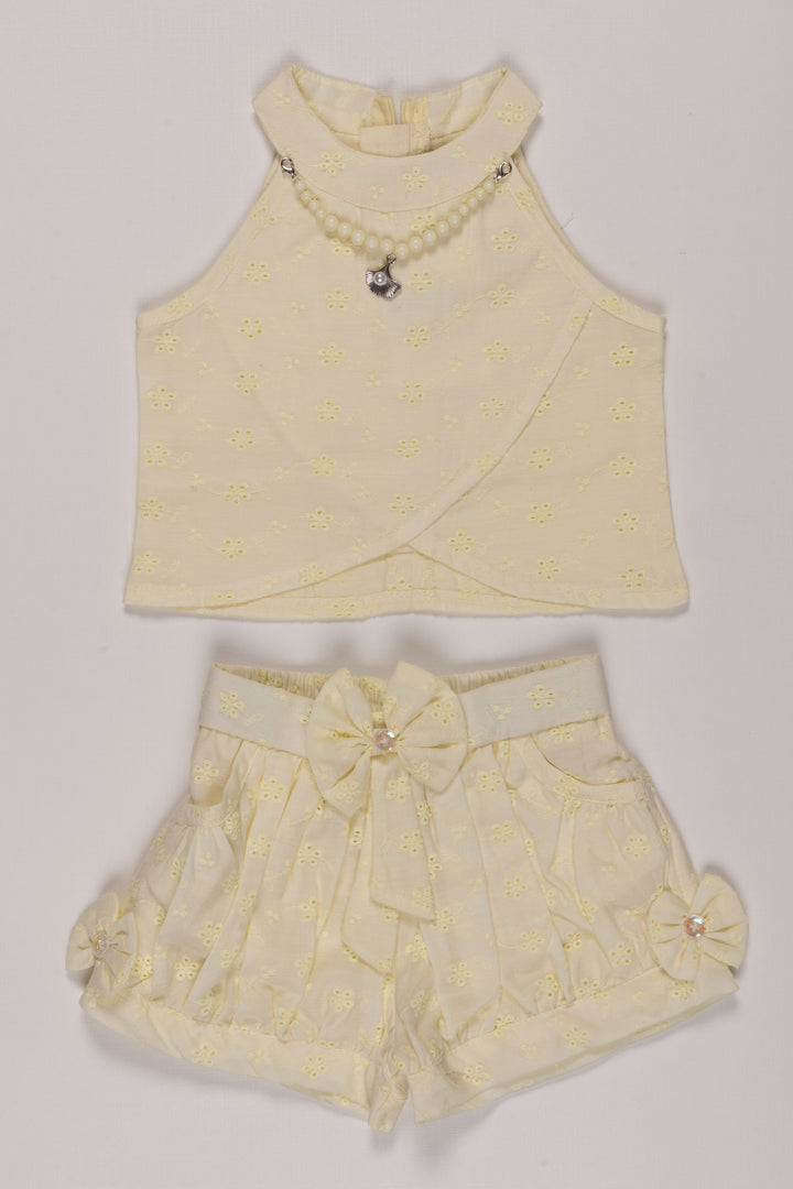 The Nesavu Baby Casual Sets Charming Yellow Floral Top and Shorts Set for Girls Nesavu 18 (2Y) / Yellow BFJ513A-18 Girls Floral Top Shorts Set | Playful Yellow Outfit | Kids Summer Fashion | The Nesavu