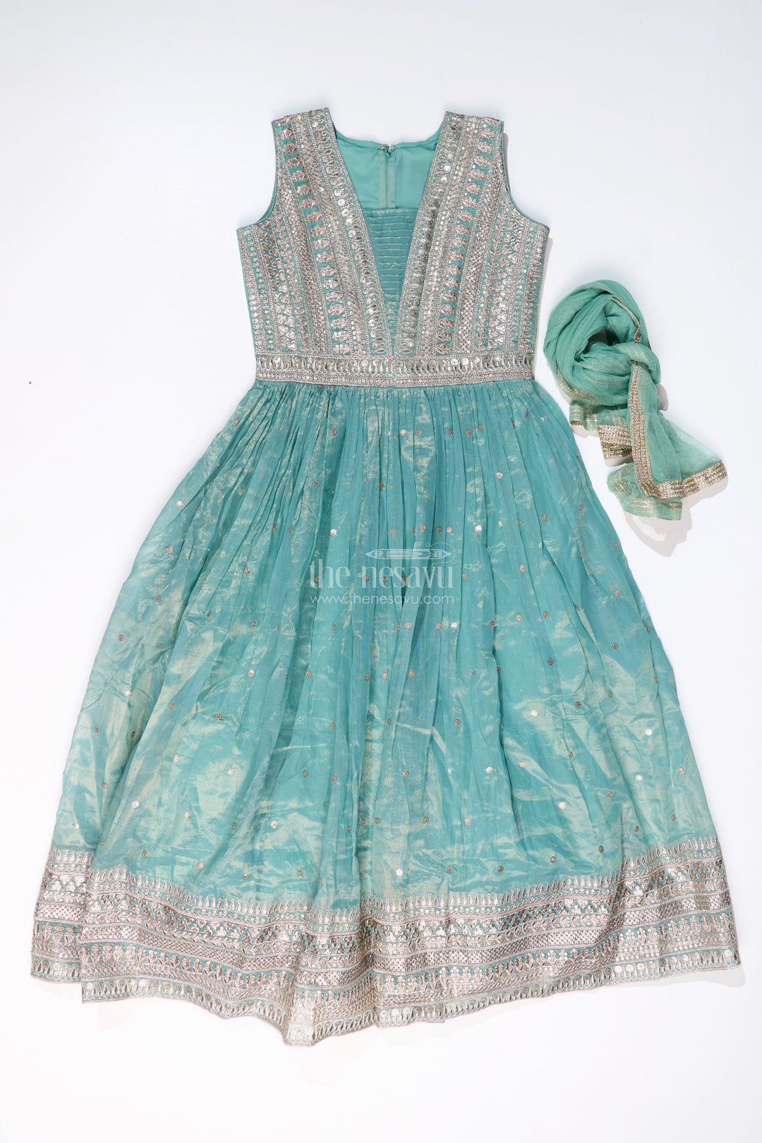 The Nesavu Girls Churidar Sets Elegant Churidar Sleeves Kurta Set for Girls with Shimmering Chinon Silk and Embellished Dupatta Nesavu 32 (9Y) / Green GPS532A-32 Nesavu Elegant Churidar Sleeves Kurta Set Girls Shimmering Chinon Silk Embellished Dupatta