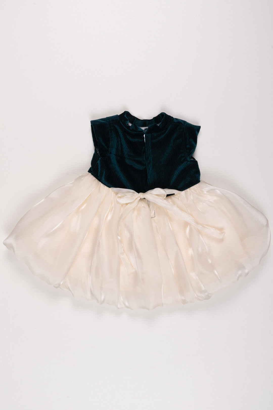 The Nesavu Girls Fancy Party Frock Elegant Dark Green and Ivory Tulle Bow Dress for Girls Nesavu Girls Green Bodice Tulle Dress | Satin Bow Elegant Party Dress | The Nesavu