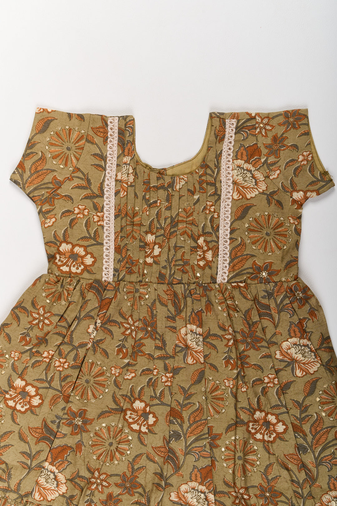 The Nesavu Girls Cotton Frock Elegant Green Cotton Party Wear Frock for Girls with Floral Prints and Ruffle Hem Nesavu Nesavu Elegant Green Cotton Party Wear Frock Girls Floral Prints Ruffle Hem