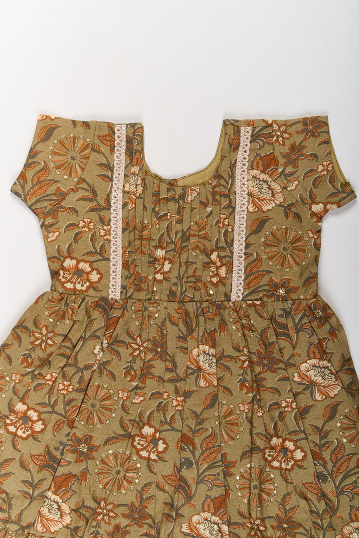 The Nesavu Girls Cotton Frock Elegant Green Cotton Party Wear Frock for Girls with Floral Prints and Ruffle Hem Nesavu Nesavu Elegant Green Cotton Party Wear Frock Girls Floral Prints Ruffle Hem