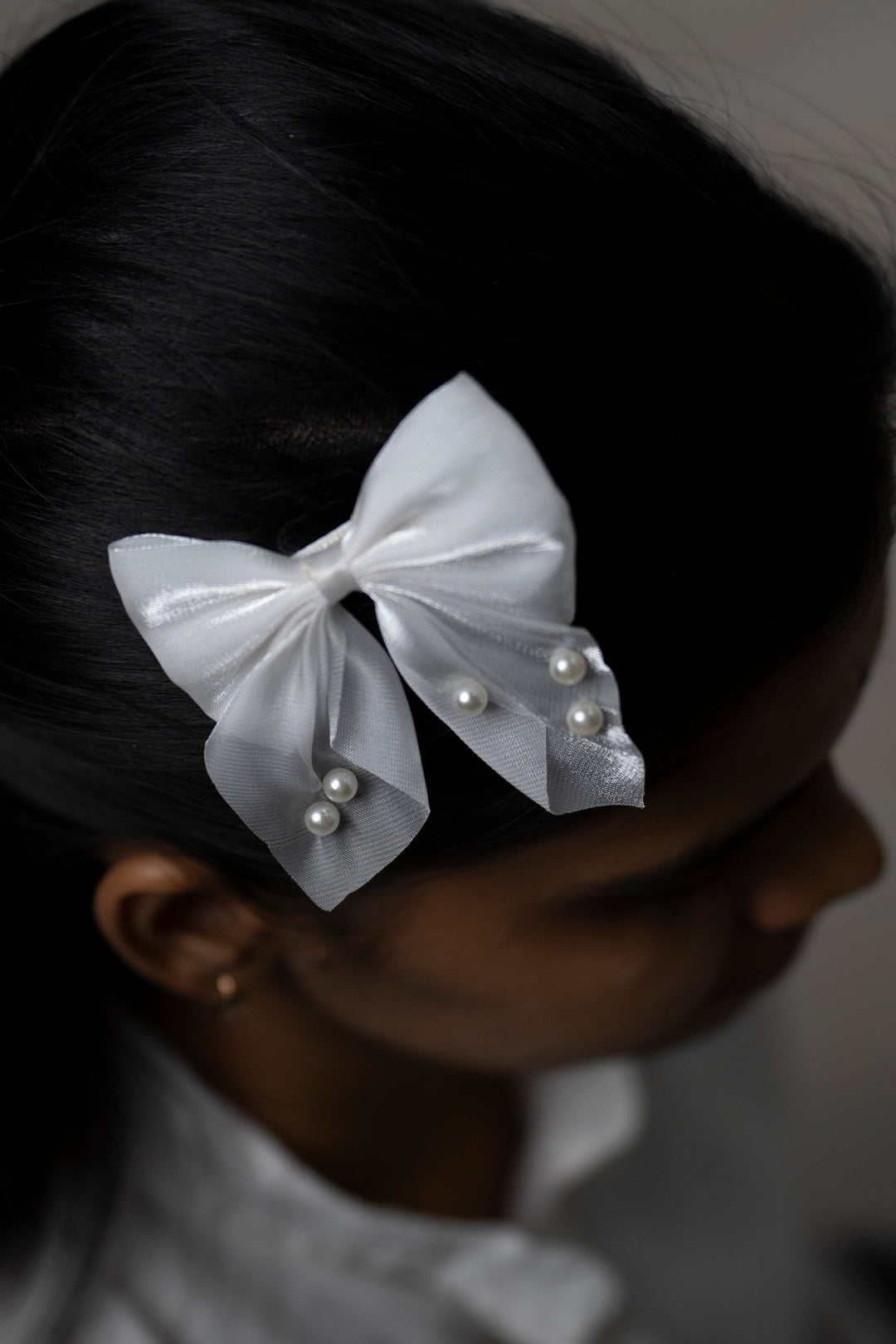 The Nesavu Hair Clip Elegant Pearl-Embellished White Satin Hair Bow Nesavu White JHCL76F Elegant White Satin Hair Bow with Pearls | Sophisticated Hair Accessory | The Nesavu