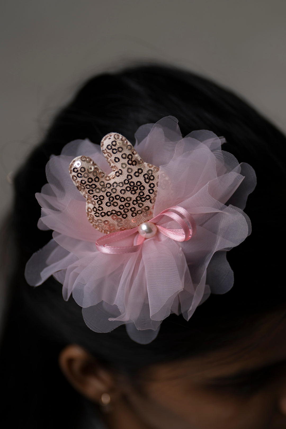 The Nesavu Hair Clip Elegant Pink Sequined Tulle Hair Clip with Pearl Accent for Girls Nesavu Pink JHCL65E Girls Pink Sequin & Tulle Hair Clip with Pearl | Stylish Accessory for Special Occasions | The Nesavu