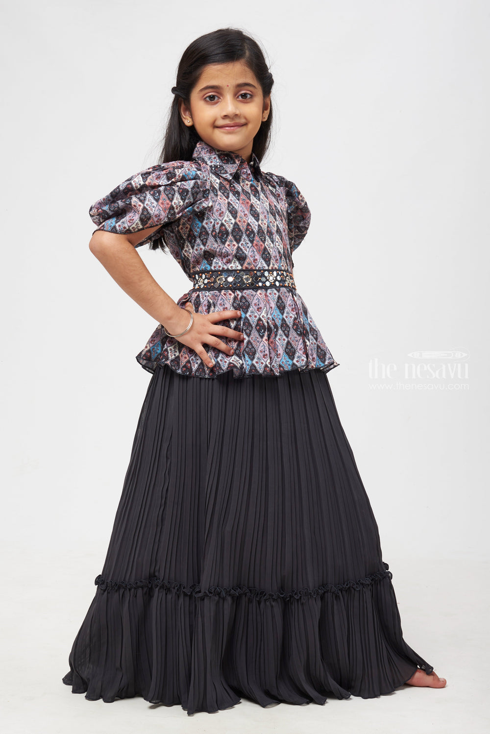 The Nesavu Girls Casual Gown Emerald Ensemble: Geometric Floral Printed Top with Pleated Palazo Pants for Girls- Stylish and Modern Gowns Nesavu Anarkali Ethnic Fashion Trend | Elegant Anarkali Dress for Festive | The Nesavu