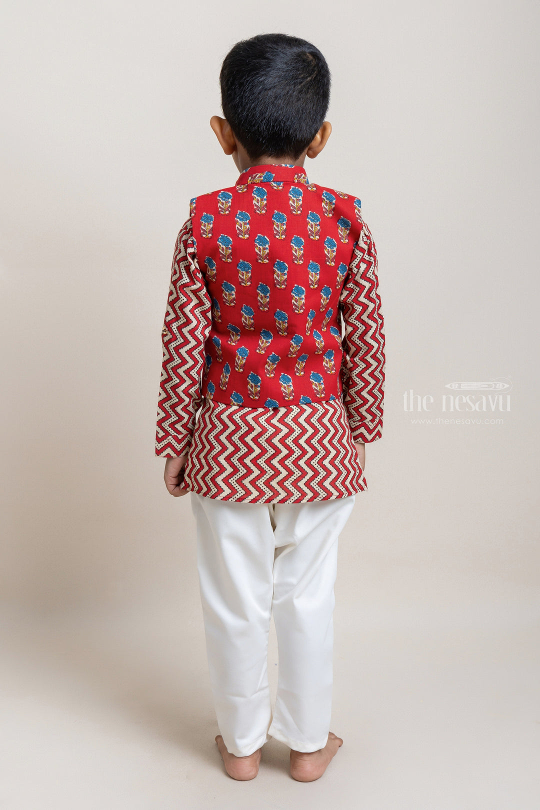 The Nesavu Boys Jacket Sets Fashionable Red Zig-Zag Printed Kurta Set With Overjacket For Boys Nesavu Festive Wear Collection For Boys | Premium kurta Set | The Nesavu