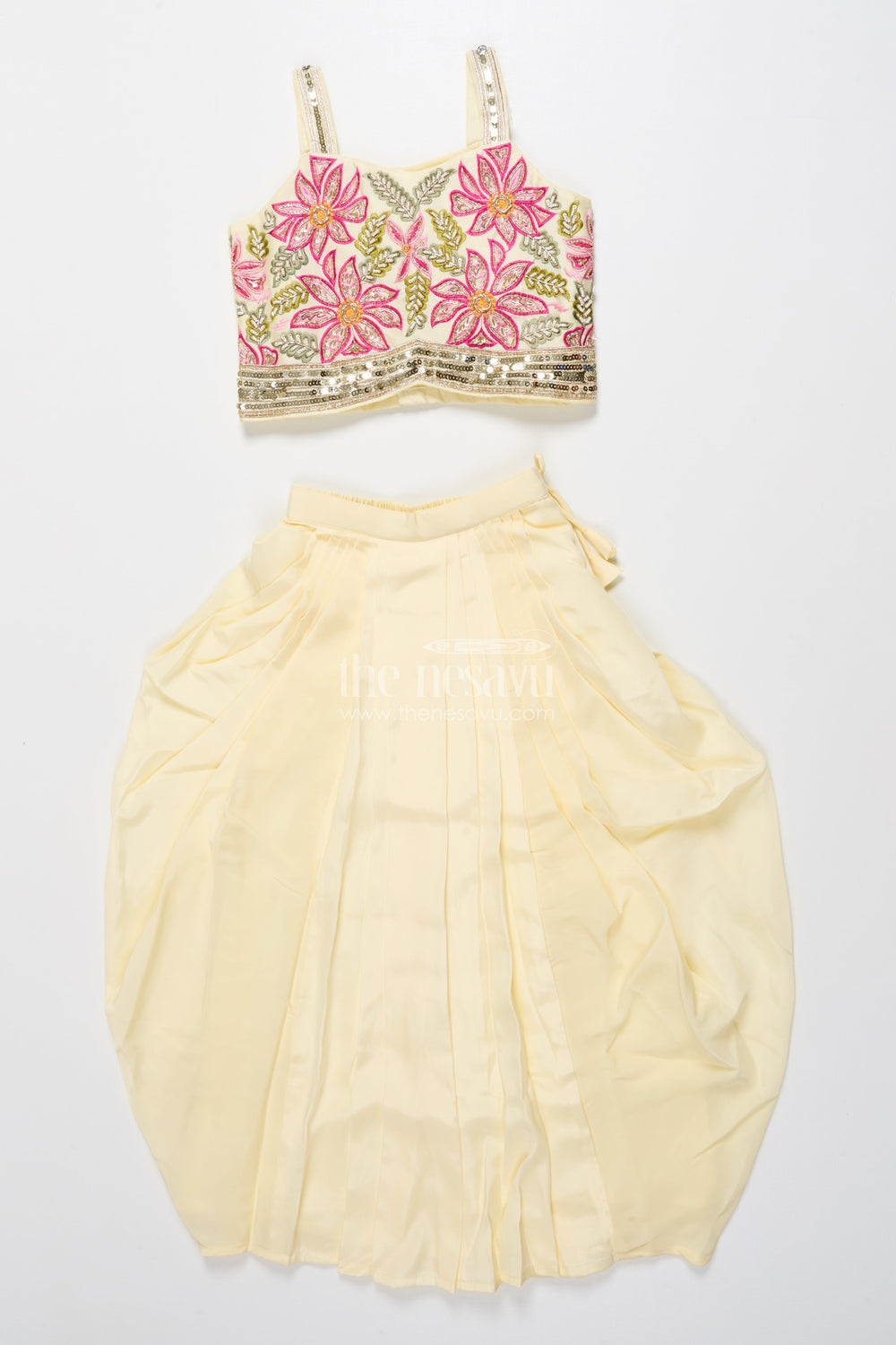 The Nesavu Girls Lehenga Choli Floral Embroidered Lehenga Choli for Girls for Festive Occasions and Family Weddings Nesavu 24 (5Y) / Cream GL840A-24 Nesavu floral embroidered lehenga choli girls muslin silk perfect weddings festive occasions
