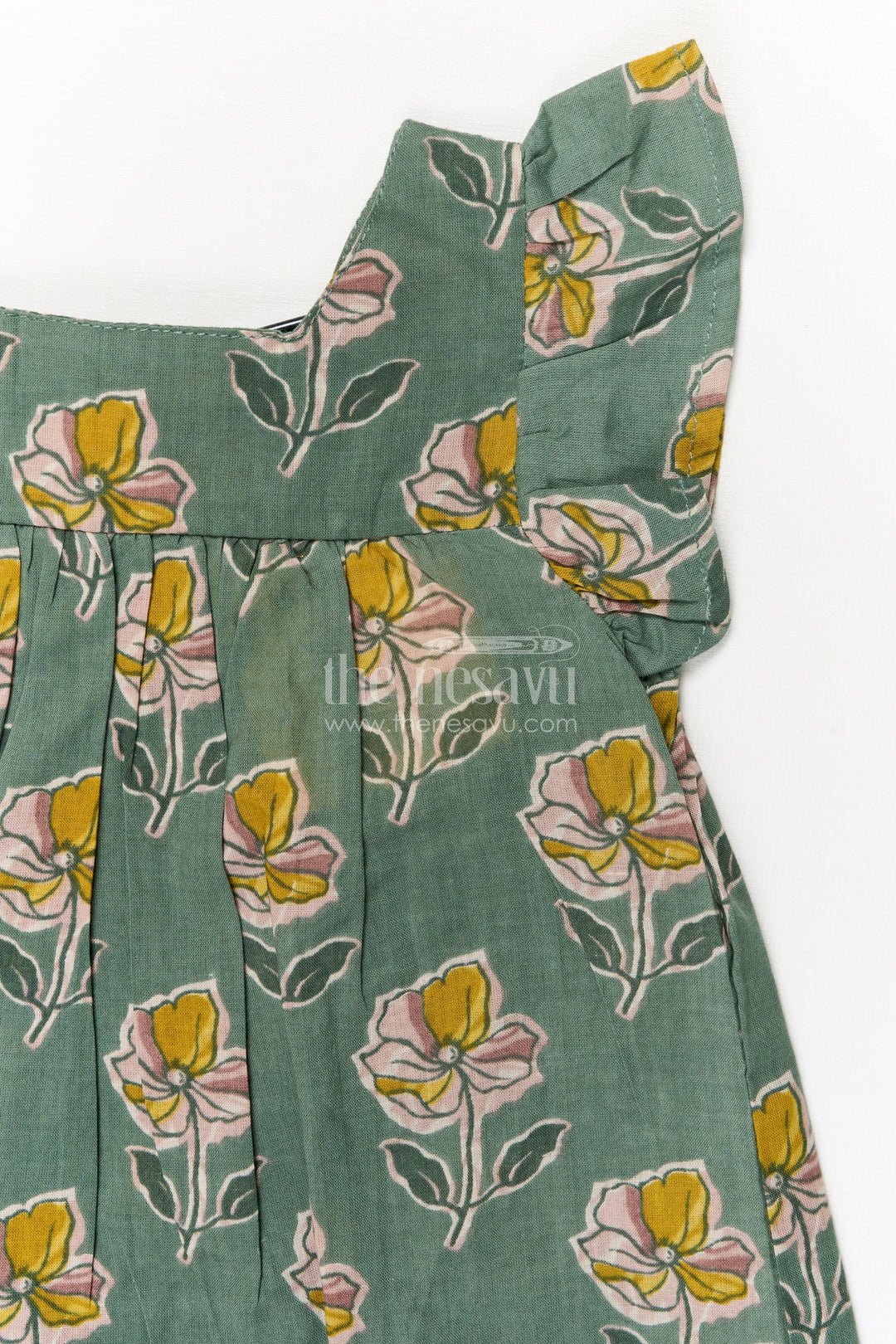 The Nesavu Girls Casual Set Girls Casual Cotton Set for Playdates and Summer Comfort Nesavu Nesavu girls cotton casual set with printed top and shorts for summer play and everyday comfort