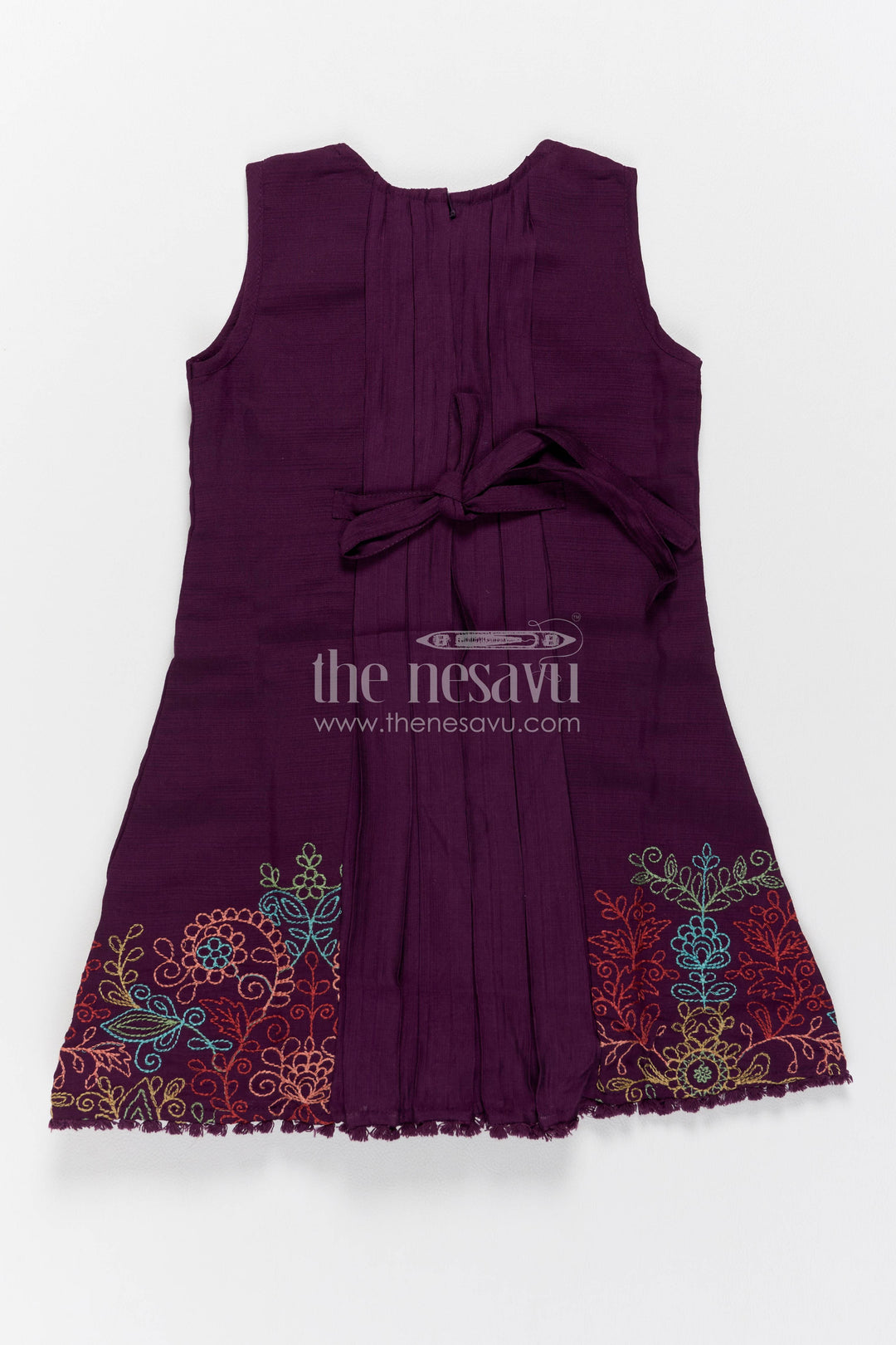 The Nesavu Girls Cotton Frock Girls Cotton Frock in Purple with Thread Embroidery Nesavu Nesavu Girls Cotton Frock In Purple With Thread For Party Memories
