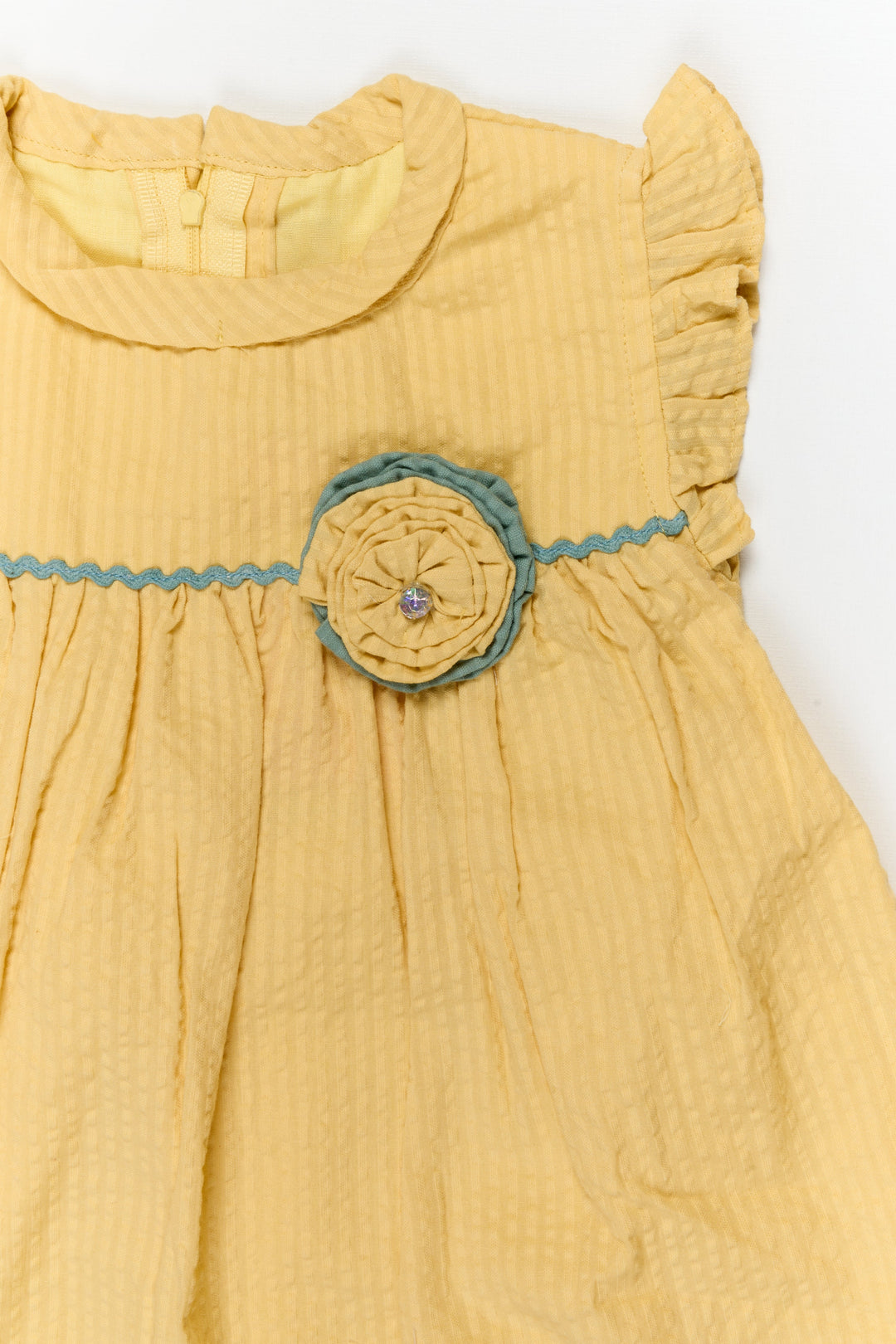 The Nesavu Girls Cotton Frock Girls Cotton Frock with Ruffles for Playful Twirls and Casual Wear Nesavu Nesavu girls cotton frock in seer sucker fabric with ruffles – ideal for twirls, park days, and summer fun