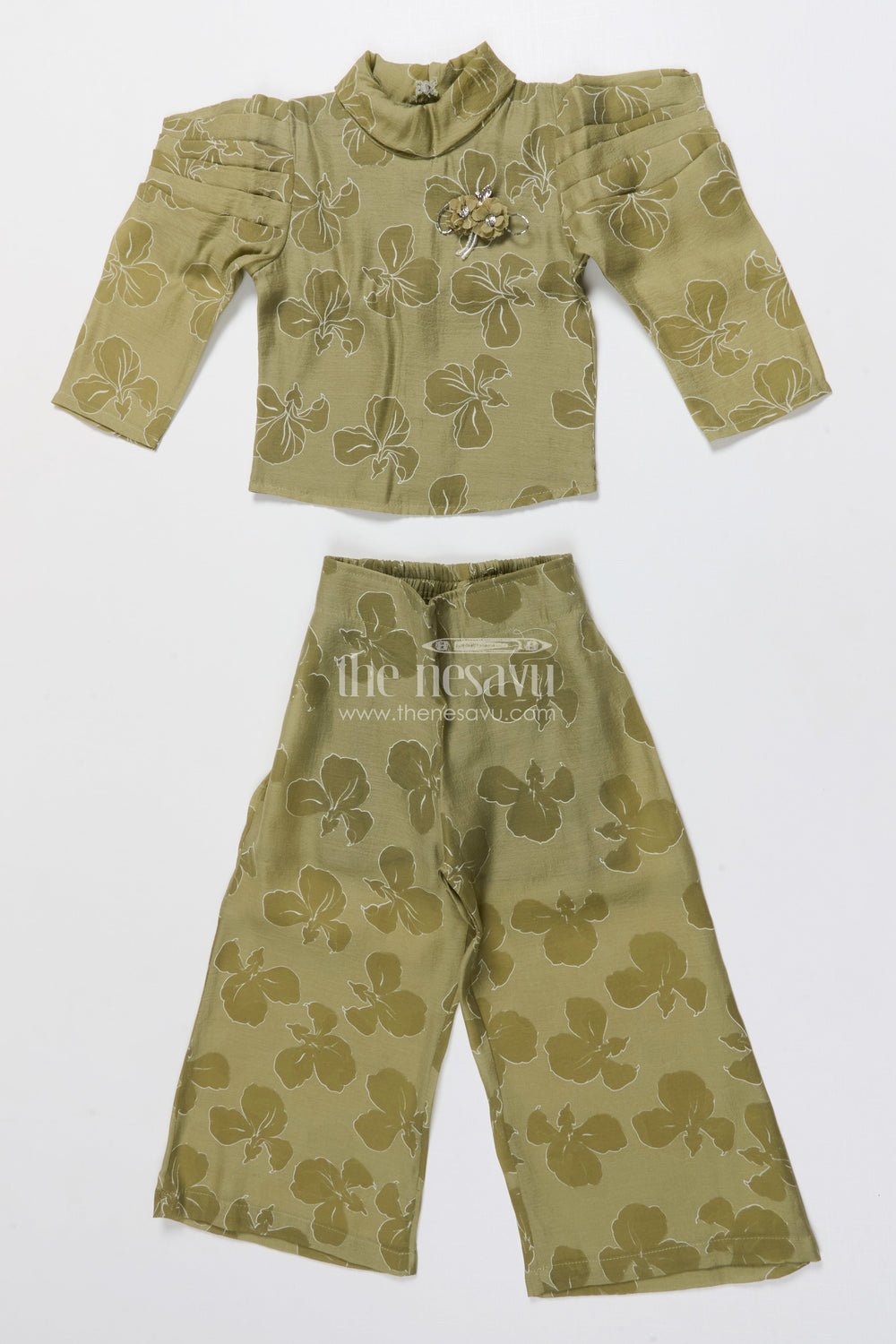 The Nesavu Girls Co-Ord Sets Girls Floral Co-Ord Outfit for Celebrations and Casual Outings Nesavu 22 (4Y) / Green GPS907B-22 Nesavu girls digital floral co-ord set puff sleeves festive pants family occasions