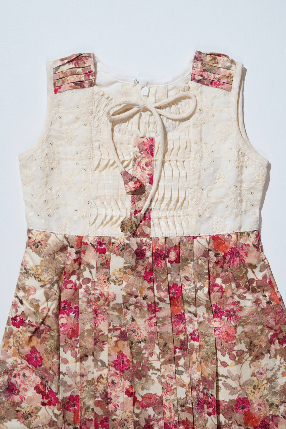 The Nesavu Girls Cotton Frock Girls Frock Suit Simple in Cotton Blend with Vintage Floral Print and Pleated Design Nesavu Nesavu Girls Frock Suit Simple Cotton Blend Vintage Floral Print Pleated Design