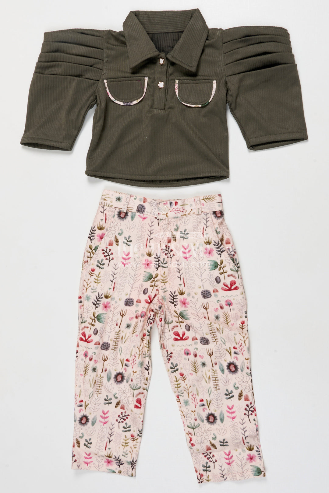 The Nesavu Girls Co-Ord Sets Girls Green Top with Printed Pants – Trendy Cotton Co-ord Set Nesavu 22 (4Y) / Green GPS912A-22 Nesavu girls cotton co-ord set with green top and printed pants