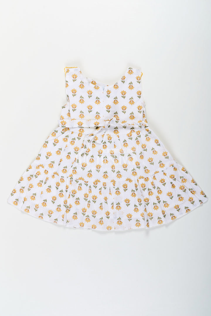 The Nesavu Baby Cotton Frocks Girls New Modern Frock in Pure Cotton with Floral Prints and Peter Pan Collar Nesavu Nesavu Girls New Modern Frock Pure Cotton Floral Prints Peter Pan Collar