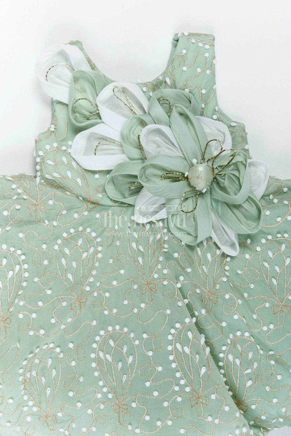The Nesavu Girls Fancy Frock Girls Party Frock in Green with Thread Embroidery Nesavu Nesavu Girls Party Frock In Green With Thread For Party Memories