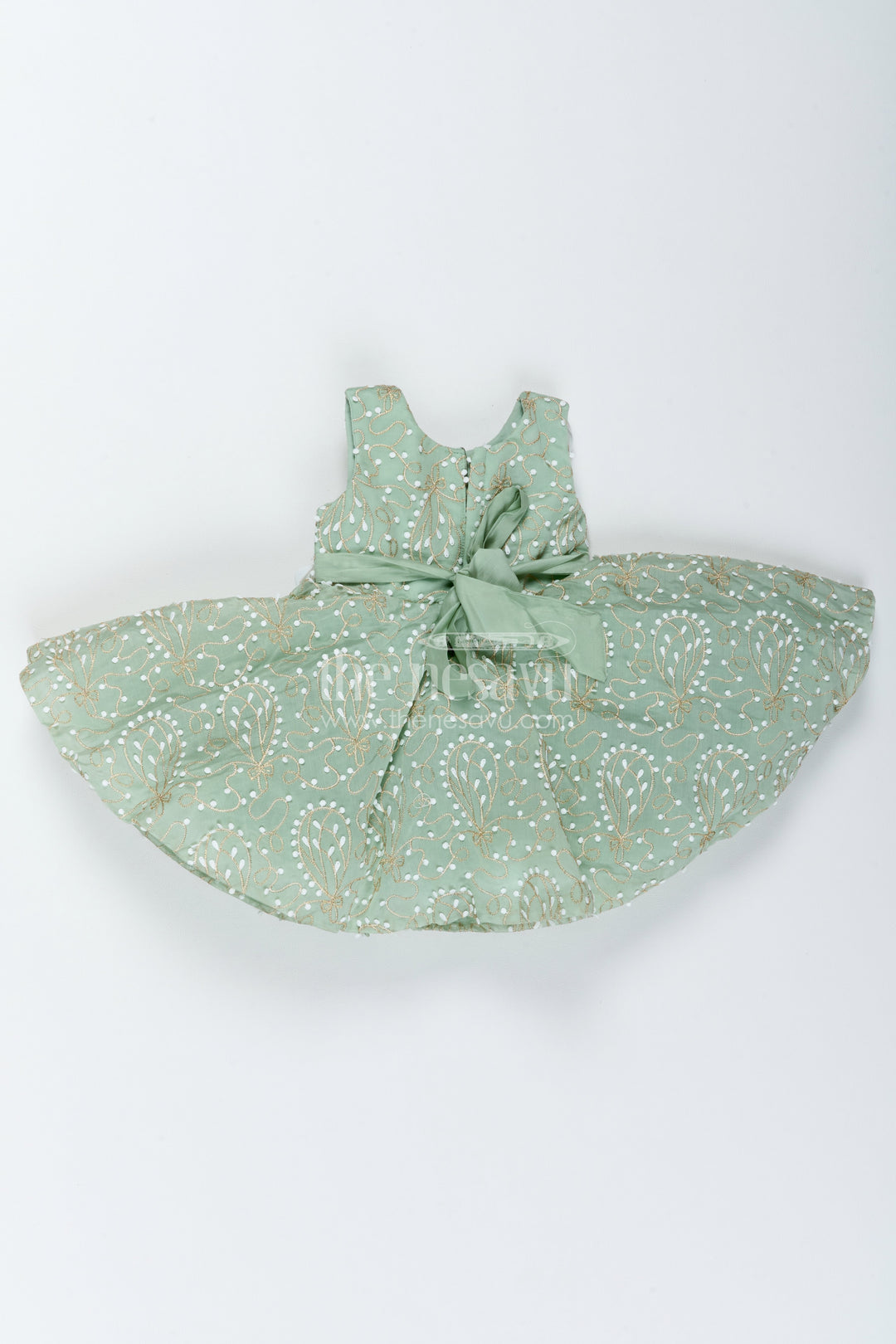 The Nesavu Girls Fancy Frock Girls Party Frock in Green with Thread Embroidery Nesavu Nesavu Girls Party Frock In Green With Thread For Party Memories