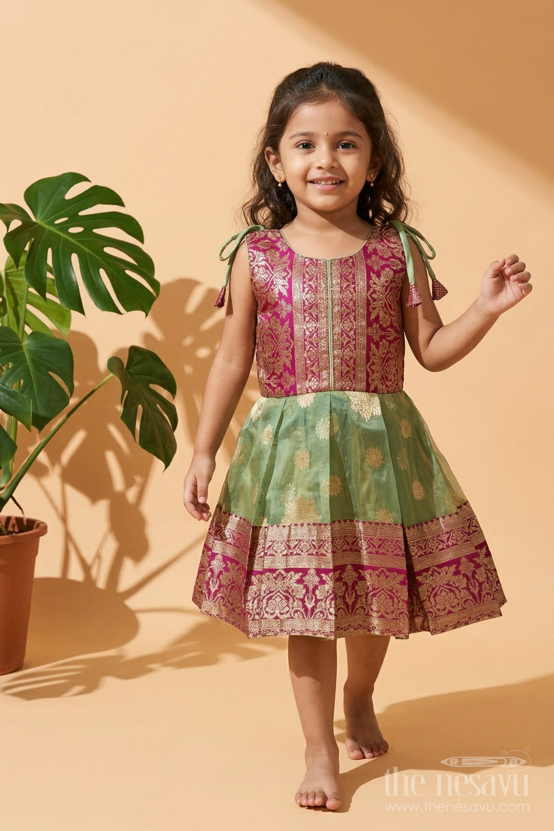 The Nesavu Silk Frock Girls Silk Frock for Festive Weddings and Celebrations Nesavu 16 (1Y) / Green / Silk Blend SF1130A-16 Nesavu girls blend silk frock with tissue bottom for festive weddings