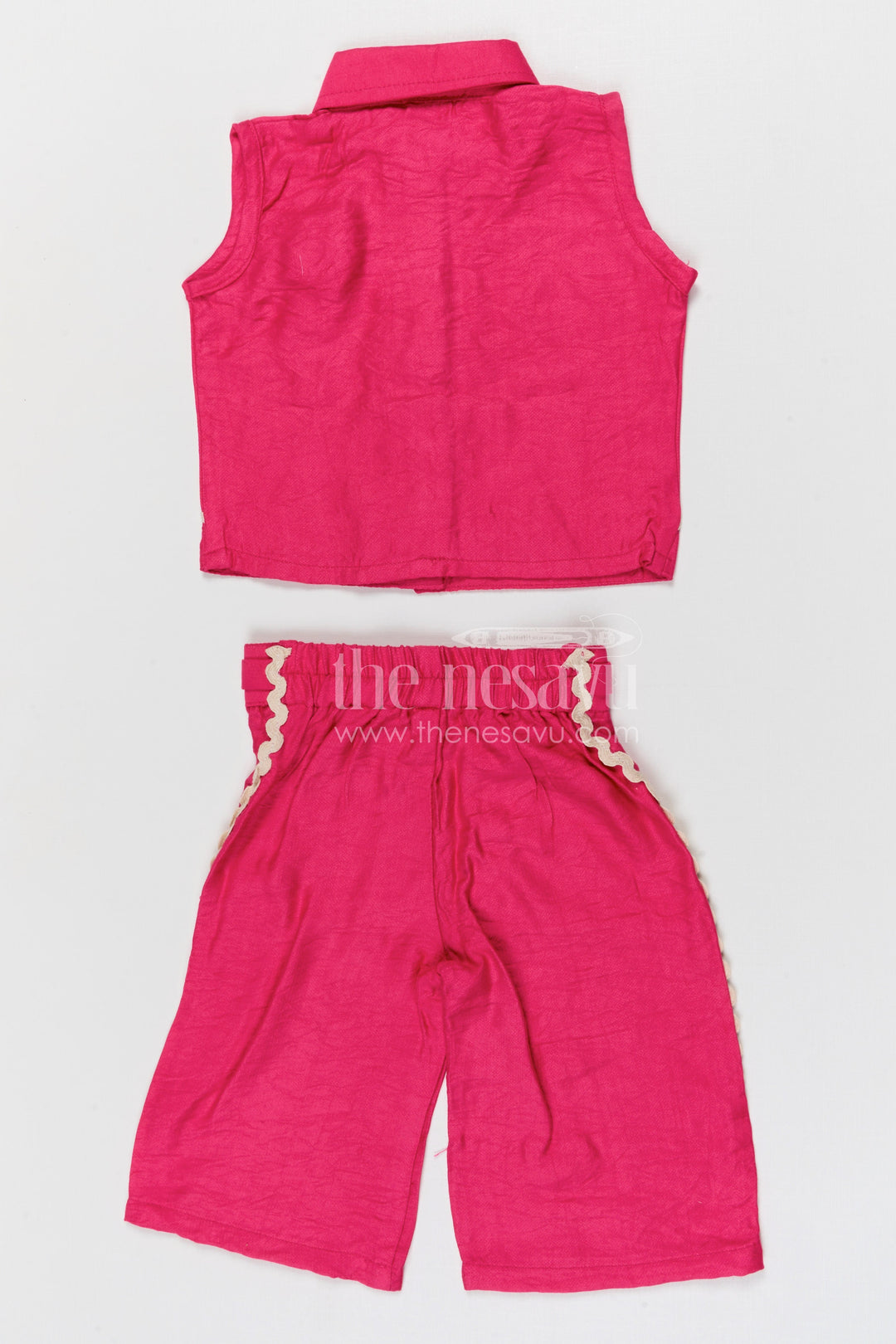 The Nesavu Girls Co-Ord Sets Girls Stylish Bubble Crepe Co-ord Set for Trendy Summer Outings Nesavu Nesavu girls bubble crepe co-ord set with sleeveless top and shorts for stylish summer wear