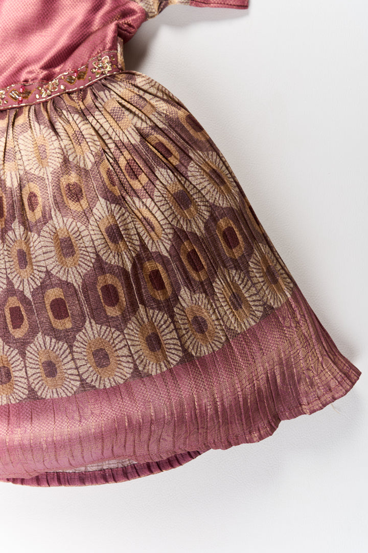 The Nesavu Silk Frock Graceful Girls Peach Organza Printed Fancy Frock with Puff Sleeves and Flared Hem Nesavu Nesavu Girls Peach Organza Printed Fancy Frock Puff Sleeves Flared Hem
