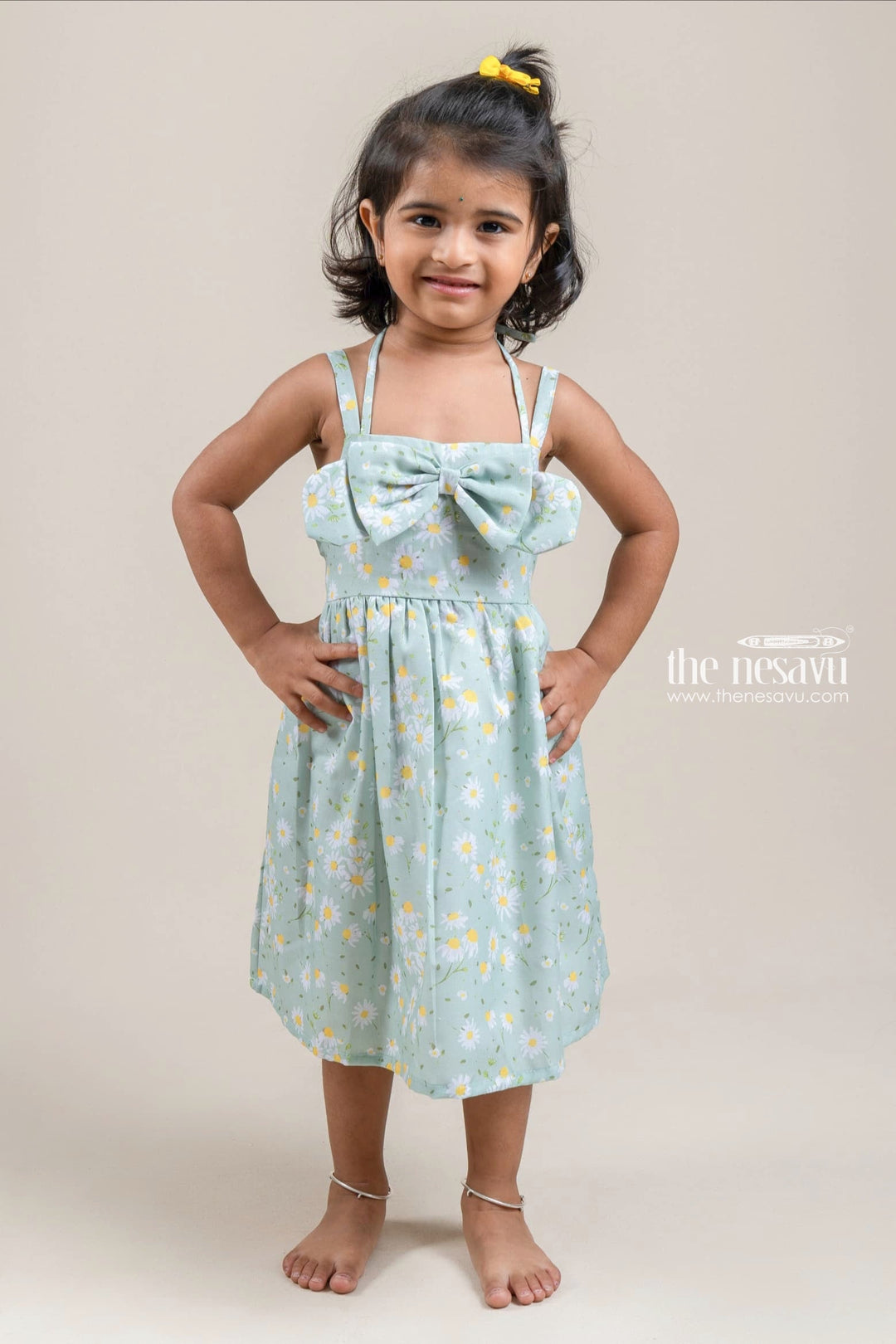The Nesavu Girls Fancy Frock Gracefull Green Floral Printed Girls Cotton Frock With Bow Applique Nesavu 18 (2Y) / Green / Rayon GFC1038A-18 Premium Cotton Frock For Girls | Frock For Party | The Nesavu