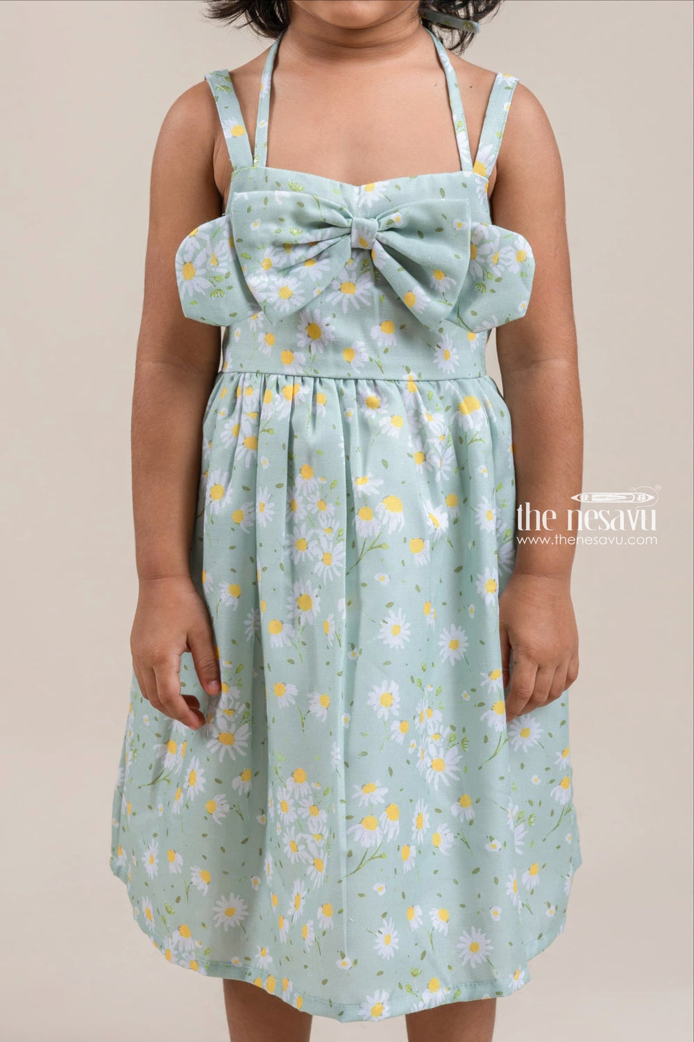 The Nesavu Girls Fancy Frock Gracefull Green Floral Printed Girls Cotton Frock With Bow Applique Nesavu Premium Cotton Frock For Girls | Frock For Party | The Nesavu