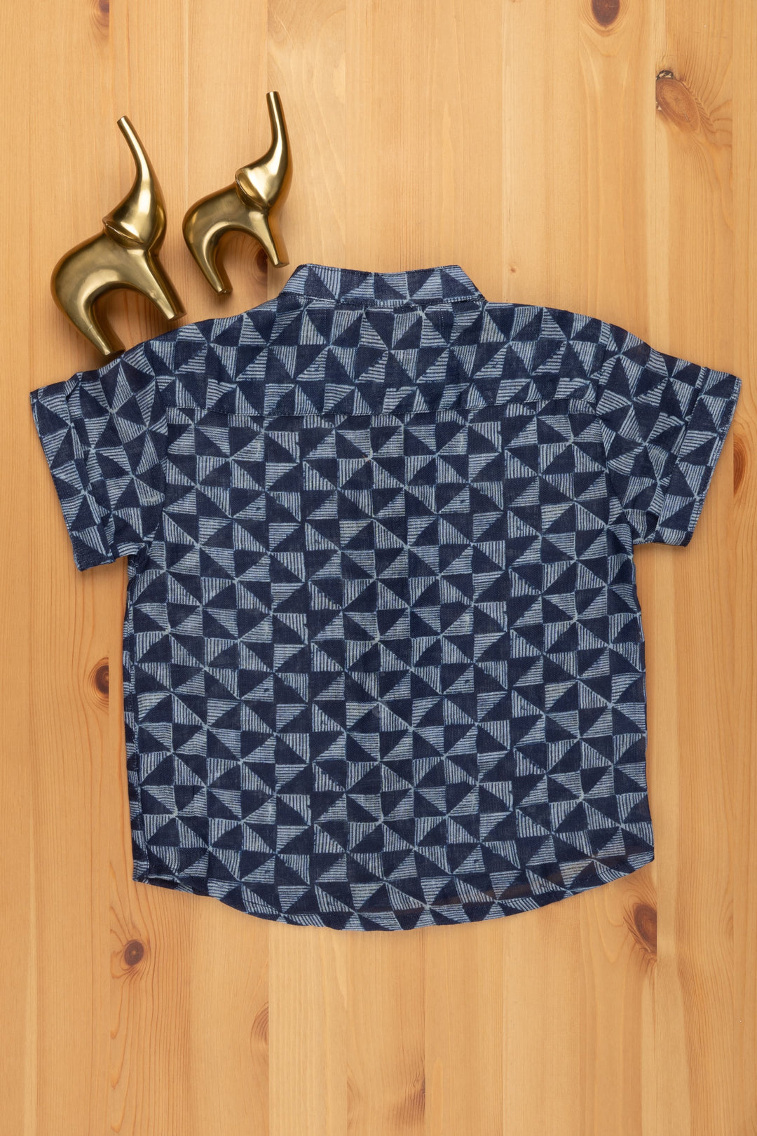 The Nesavu Boys Linen Shirt Indigo Serenity: Linen Boys' Shirt with Tranquil Blue Prints for a Calming Look Nesavu Tranquil Blue Printed Shirt | Baby Shirt Online | The Nesavu